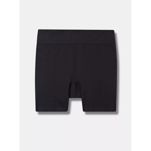 NWT NIB Torrid Seamless High Rise No Rub Short Panty Size 4 or 26 Plus - Picture 1 of 5
